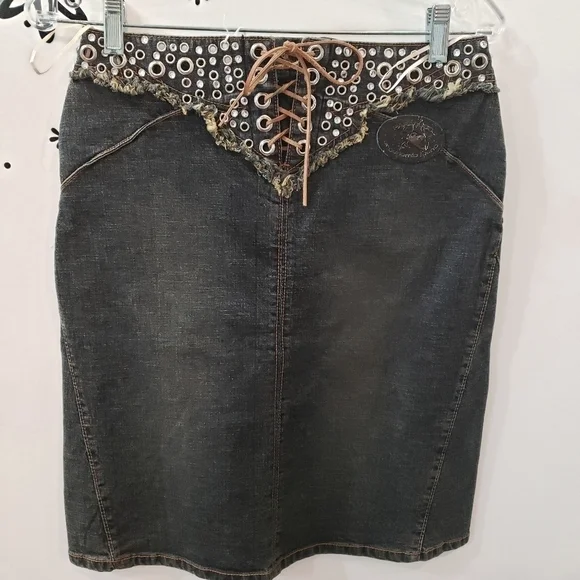 NWT Parasuco Rivet & Rhinestone Jean Skirt - Picture 3 of 5